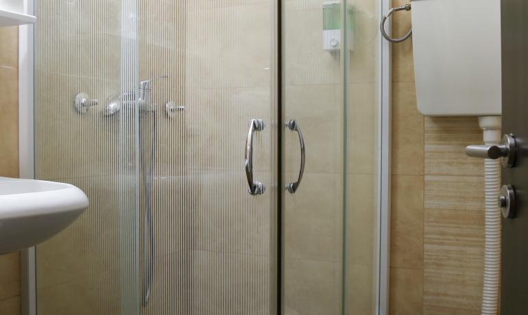 Dvokrevetna soba sa francuskim ležajem